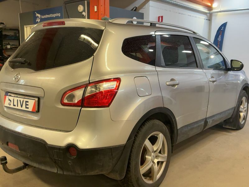 Nissan Qashqai+2 2.0 Acenta 4x4 2010 – снимка 8