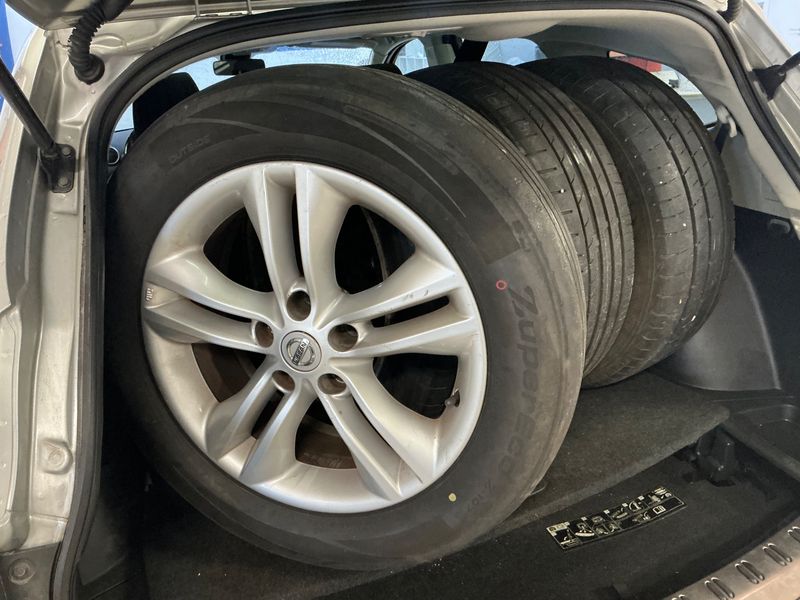 Nissan Qashqai+2 2.0 Acenta 4x4 2010 – снимка 15