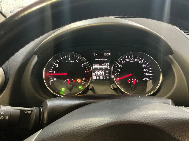 Nissan Qashqai+2 2.0 Acenta 4x4 2010 – снимка 19