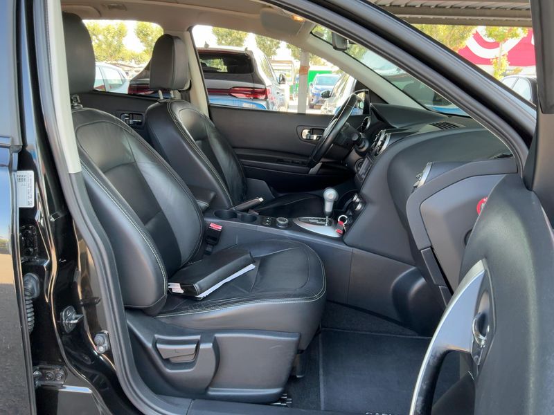 Nissan Qashqai+2 2.0 dCi Tekna 4x4 2011 – снимка 16