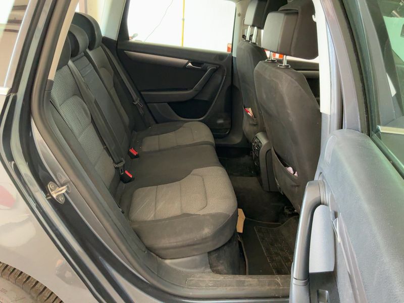 Volkswagen Passat 1.6 TDI Comfortline BlueMotion Tech 2013 – снимка 19
