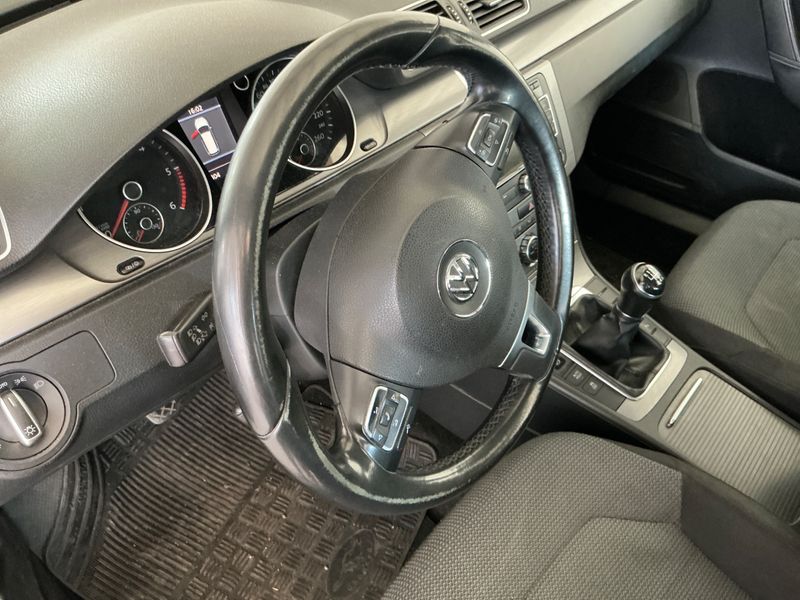 Volkswagen Passat 1.6 TDI Comfortline BlueMotion Tech 2013 – снимка 29