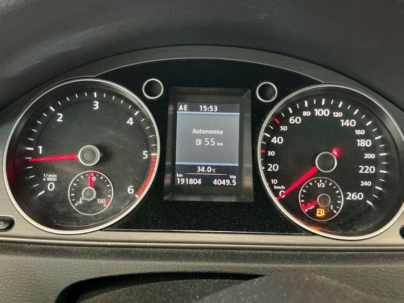 Volkswagen Passat 1.6 TDI Comfortline BlueMotion Tech 2013 – снимка 18