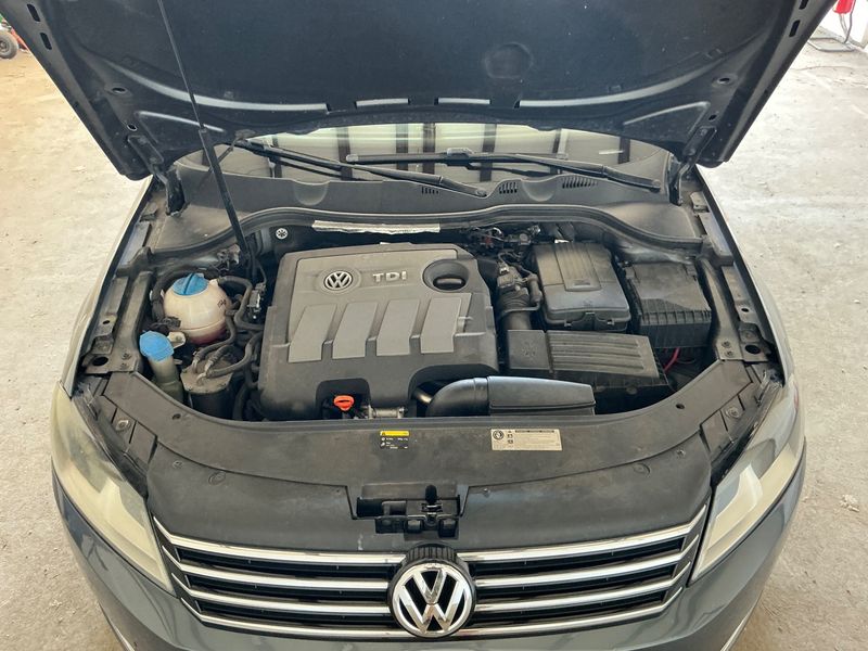 Volkswagen Passat 1.6 TDI Comfortline BlueMotion Tech 2013 – снимка 24