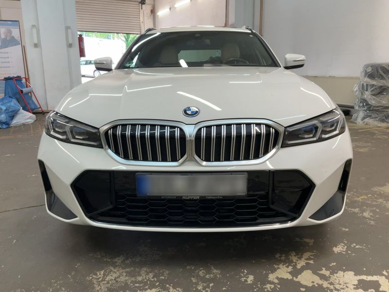 BMW 3er 330e xDrive M Sport 2023 – снимка 14