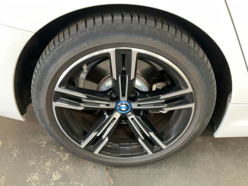 BMW 3er 330e xDrive M Sport 2023 – снимка 9