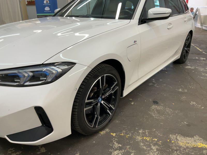 BMW 3er 330e xDrive M Sport 2023 – снимка 2