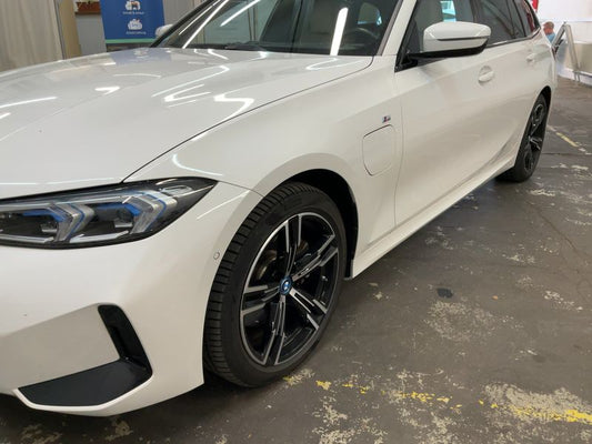 BMW 3er 330e xDrive M Sport 2023 – снимка 2