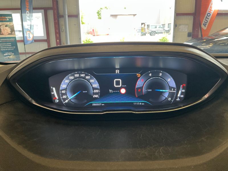 Peugeot 3008 1.5 Blue-HDi Allure Business 2018 – снимка 18