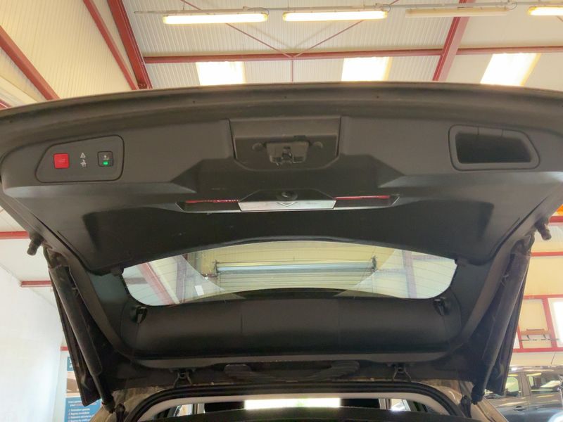 Peugeot 3008 1.5 Blue-HDi Allure Business 2018 – снимка 15