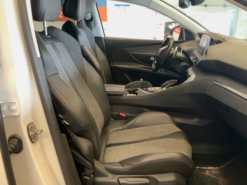 Peugeot 3008 1.5 Blue-HDi Allure Business 2018 – снимка 16