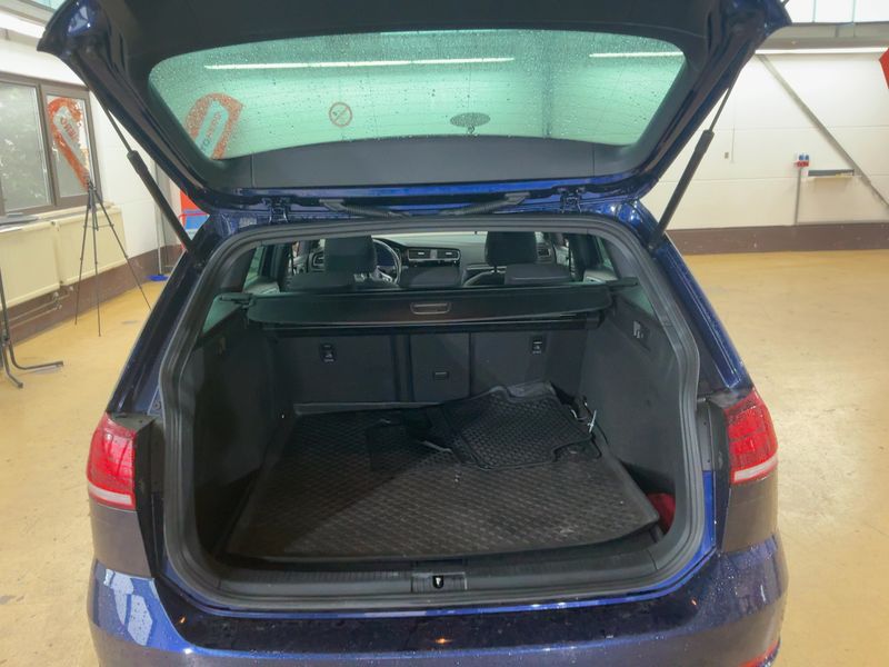 Volkswagen Golf VII 2.0 TDI GTD BlueMotion Tech 2018 – снимка 15
