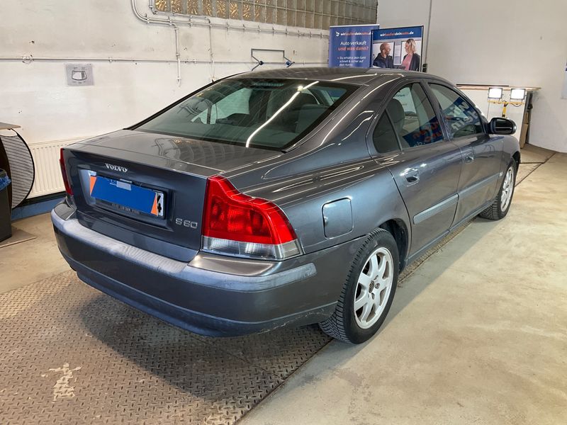 Volvo S60 2.4 Comfort 2003 – снимка 2