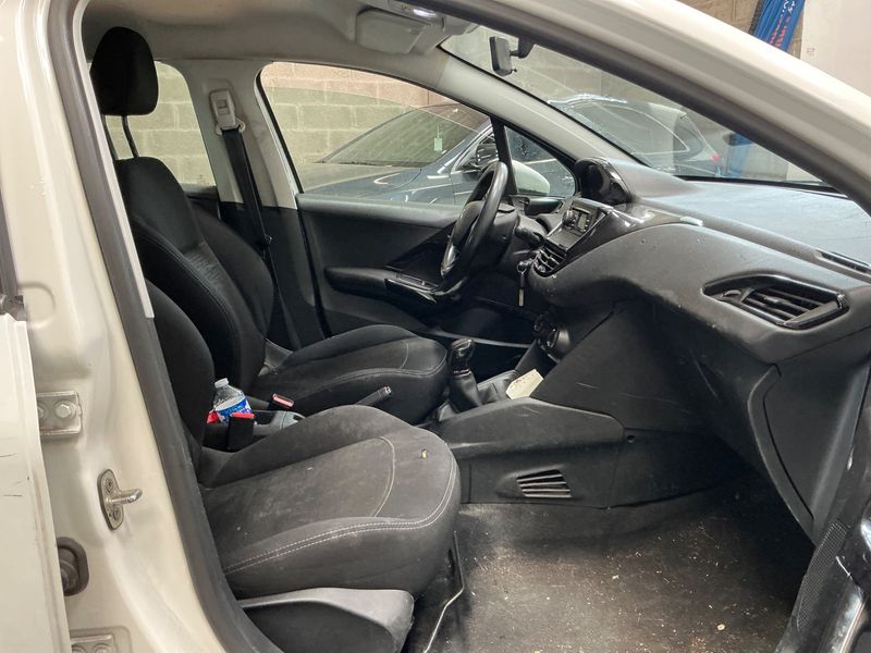 Peugeot 208 1.4 HDi Affaire Pack CD Clim 2014 – снимка 3