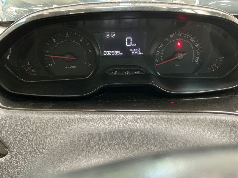 Peugeot 208 1.4 HDi Affaire Pack CD Clim 2014 – снимка 4