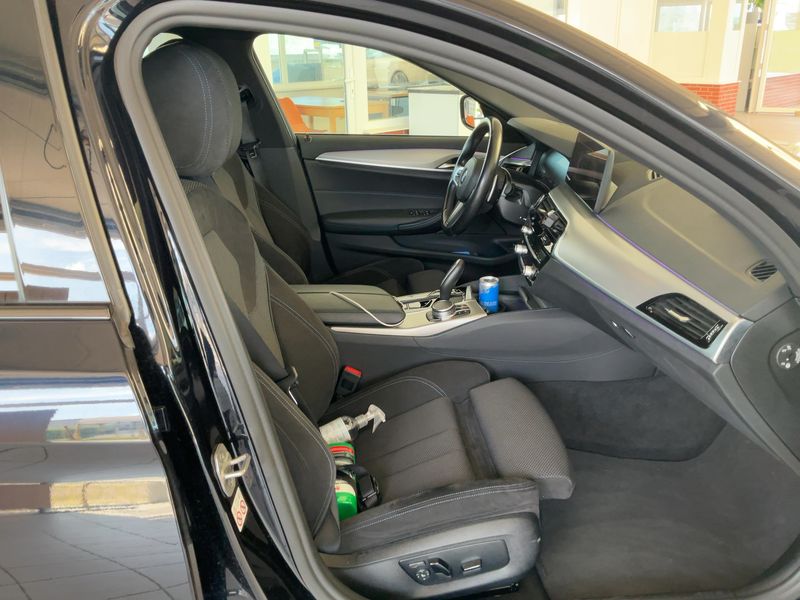 BMW 5er 530d Mild-Hybrid xDrive M Sport 2021 – снимка 16