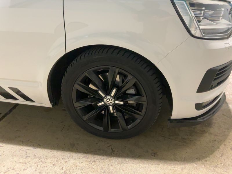 Volkswagen T6 Multivan 2.0 TDI Edition 4Motion 2017 – снимка 11