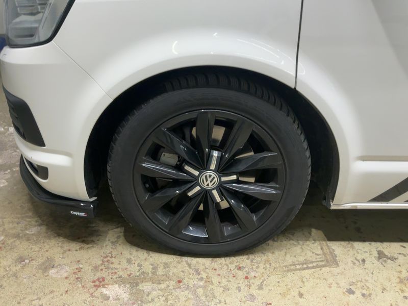 Volkswagen T6 Multivan 2.0 TDI Edition 4Motion 2017 – снимка 3