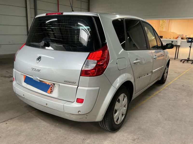Renault Scenic 1.5 dCi Latitude 2007 – снимка 2