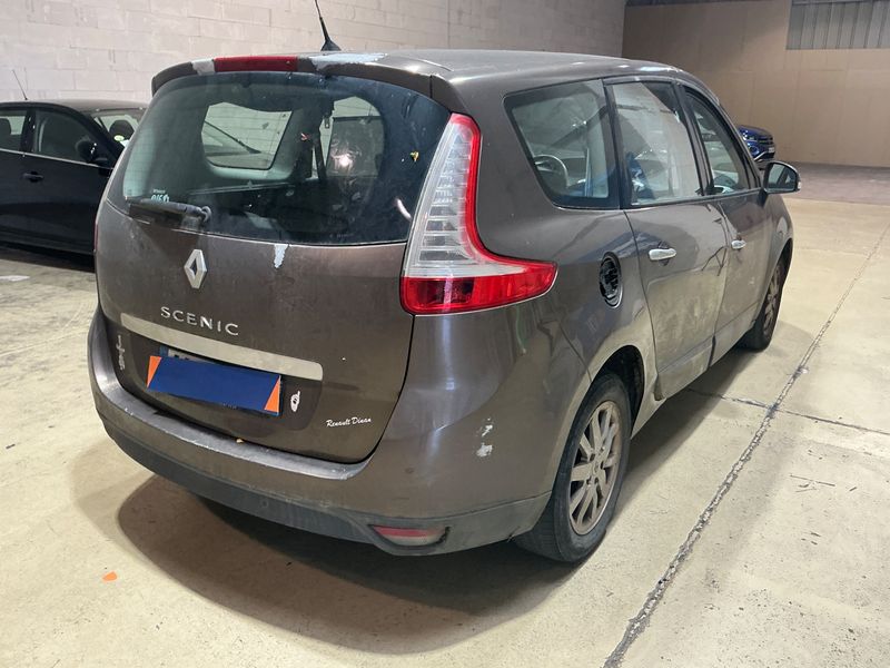 Renault Grand Scenic 1.9 dCi Privilege 2009 – снимка 2