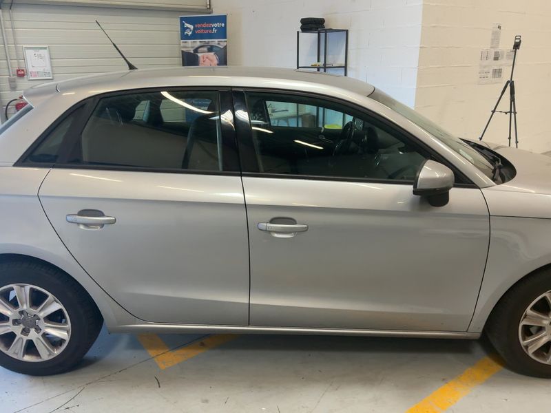 Audi A1 Sportback 1.6 TDI Attraction 2014 – снимка 11