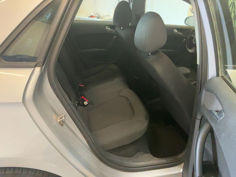 Audi A1 Sportback 1.6 TDI Attraction 2014 – снимка 20