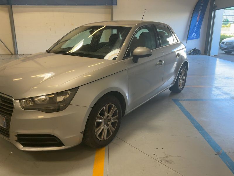 Audi A1 Sportback 1.6 TDI Attraction 2014 – снимка 3