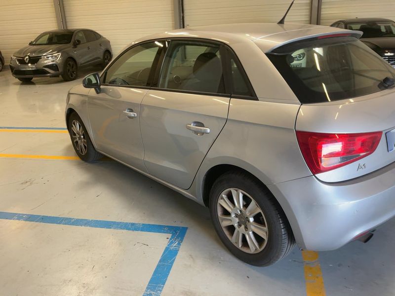 Audi A1 Sportback 1.6 TDI Attraction 2014 – снимка 7