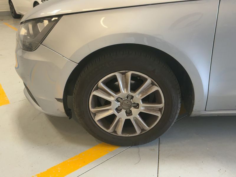 Audi A1 Sportback 1.6 TDI Attraction 2014 – снимка 4