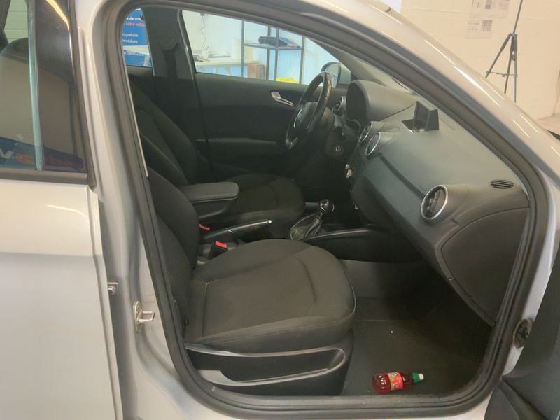 Audi A1 Sportback 1.6 TDI Attraction 2014 – снимка 17