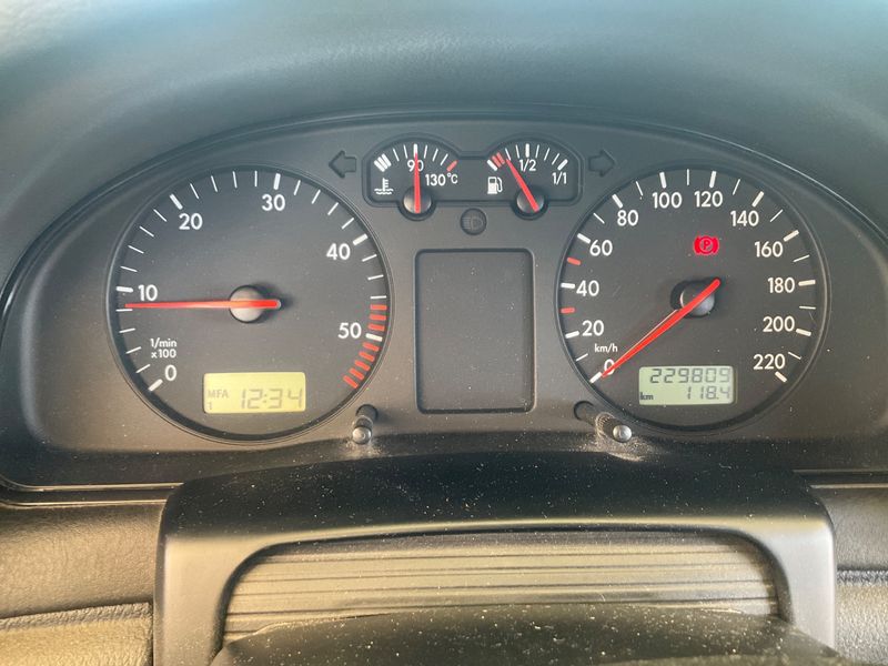 Volkswagen Passat 1.9 TDI Trendline 1999 – снимка 4