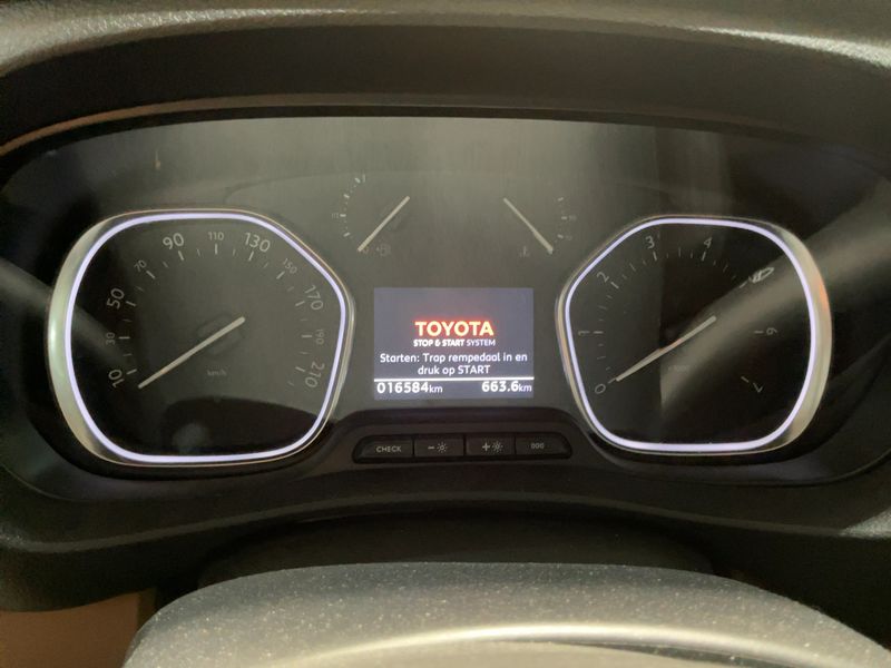 Toyota ProAce Verso 2.0 D-4D L2 Family 2023 – снимка 18