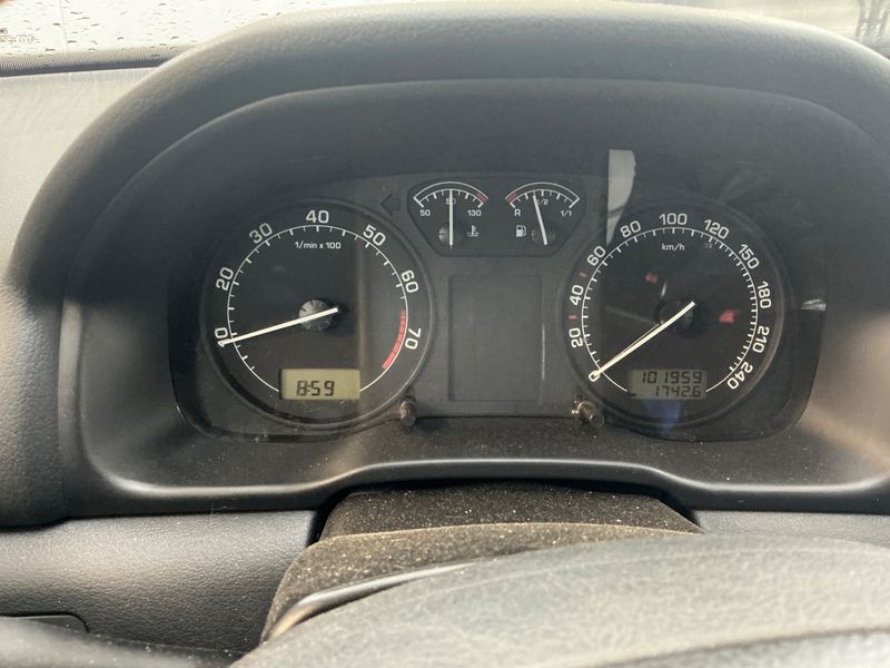 Skoda Octavia 1.6 Tour 2009 – снимка 4