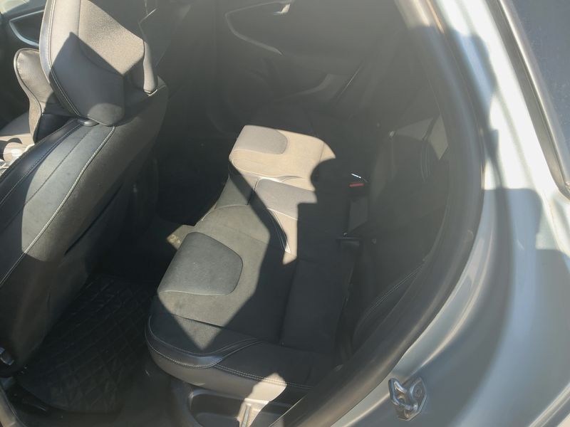 Volvo V40 1.6 D2 Momentum 2013 – снимка 19