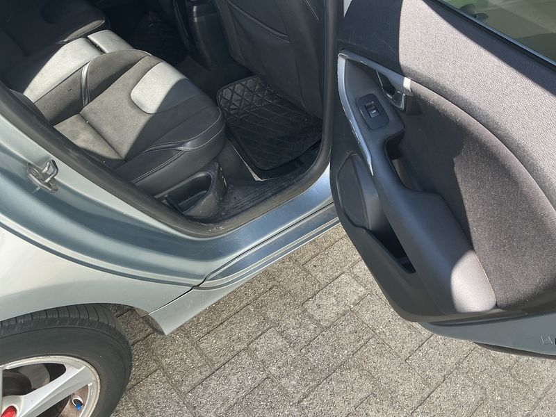 Volvo V40 1.6 D2 Momentum 2013 – снимка 33