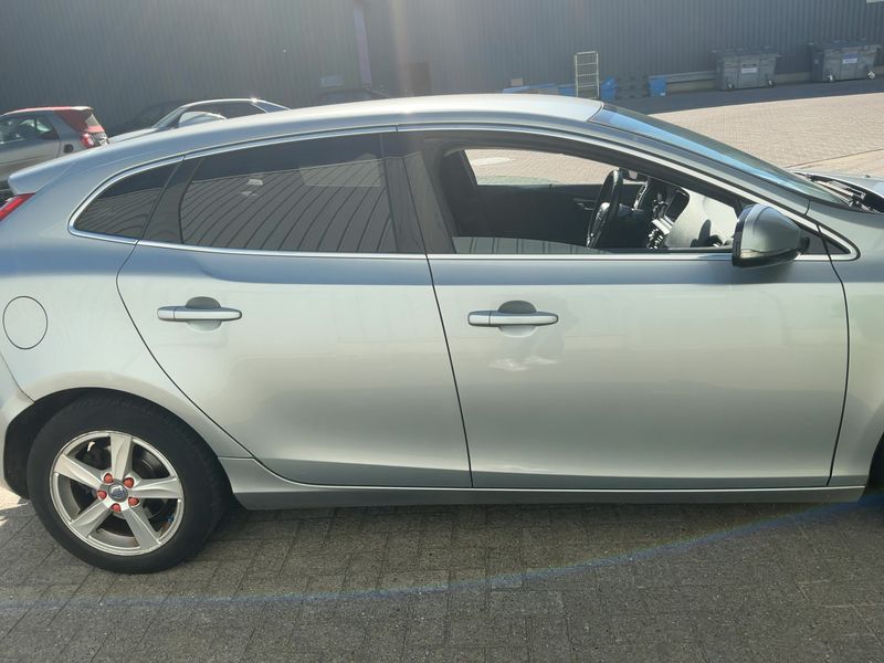 Volvo V40 1.6 D2 Momentum 2013 – снимка 10