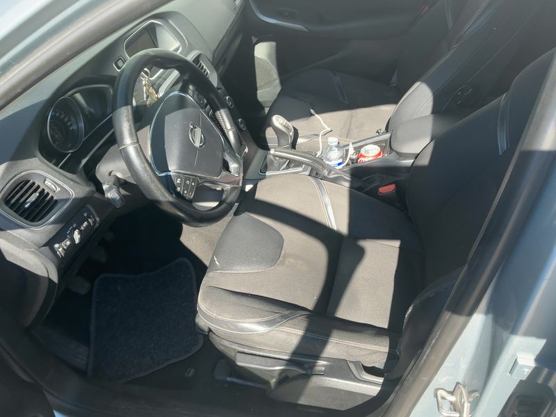 Volvo V40 1.6 D2 Momentum 2013 – снимка 16