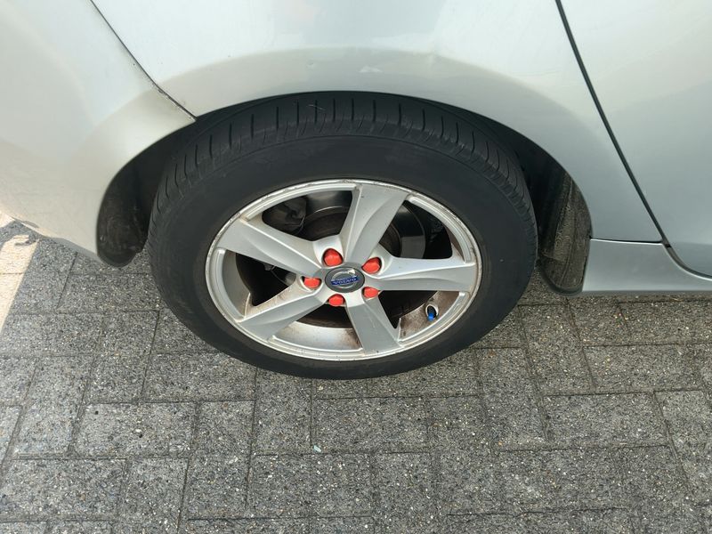 Volvo V40 1.6 D2 Momentum 2013 – снимка 9
