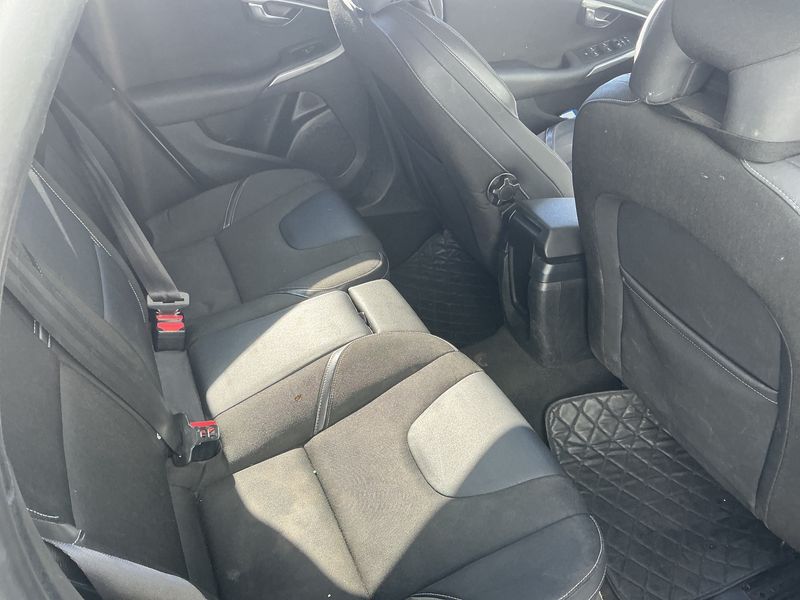 Volvo V40 1.6 D2 Momentum 2013 – снимка 32