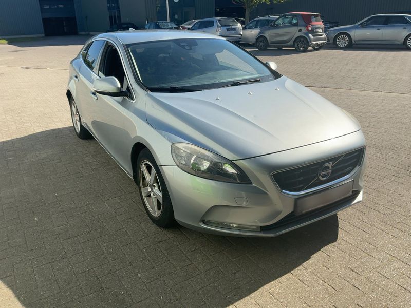 Volvo V40 1.6 D2 Momentum 2013 – снимка 12