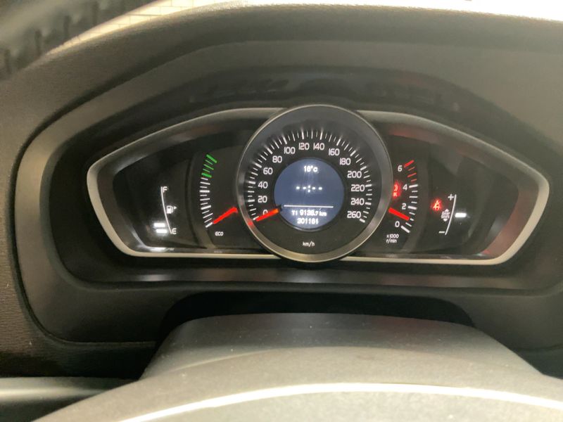 Volvo V40 1.6 D2 Momentum 2013 – снимка 18