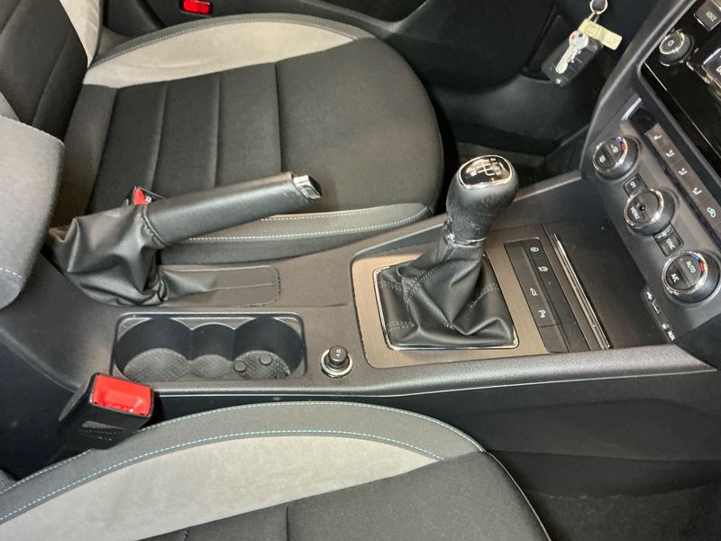 Skoda Octavia 1.6 TDI Joy 2017 – снимка 28