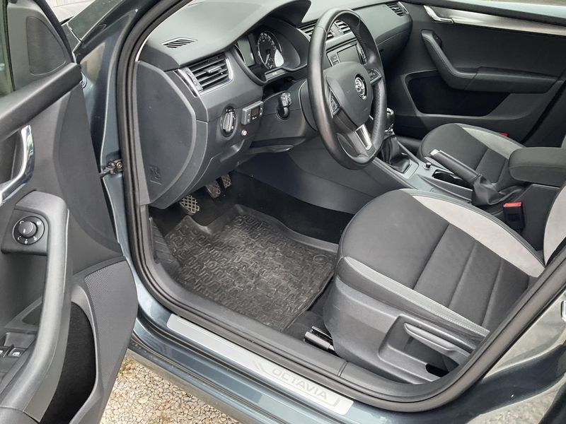 Skoda Octavia 1.6 TDI Joy 2017 – снимка 16
