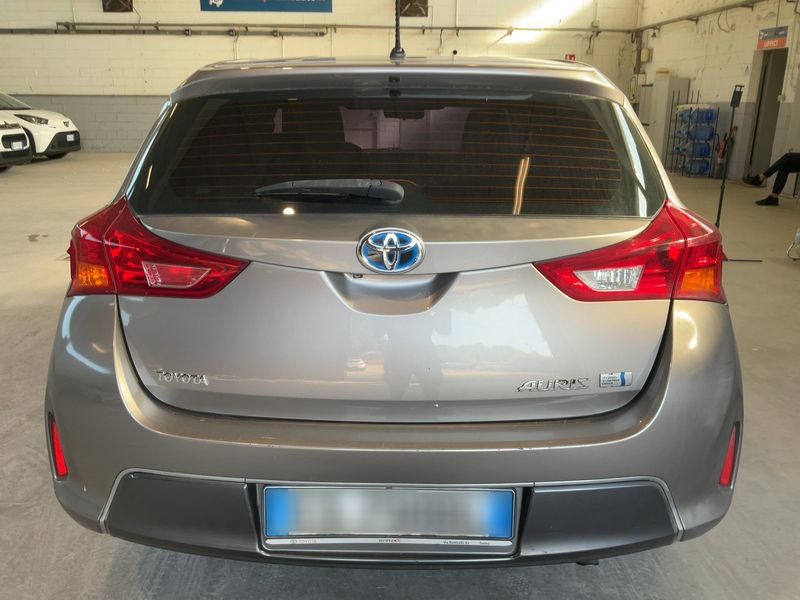 Toyota Auris 1.8 Hybrid Active 2013 – снимка 7