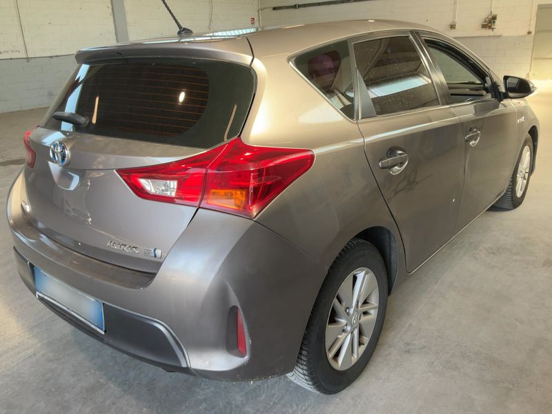 Toyota Auris 1.8 Hybrid Active 2013 – снимка 8