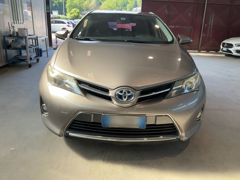 Toyota Auris 1.8 Hybrid Active 2013 – снимка 14
