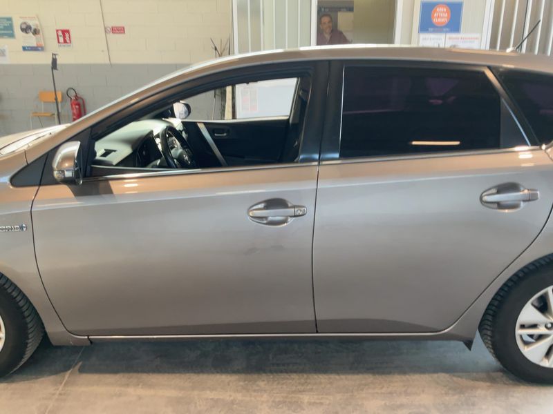 Toyota Auris 1.8 Hybrid Active 2013 – снимка 4