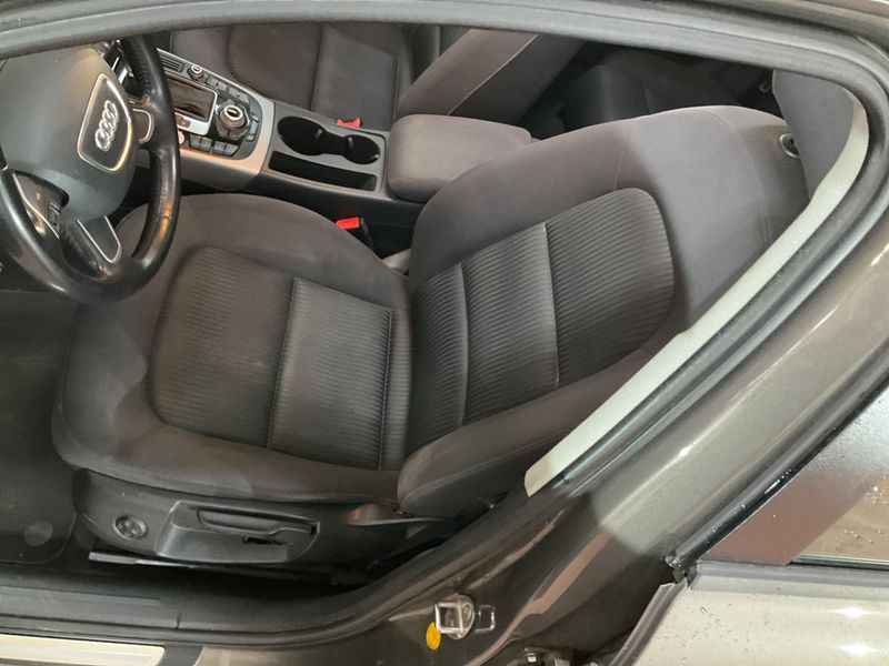 Audi A4 2.0 TDI quattro Attraction 2014 – снимка 25