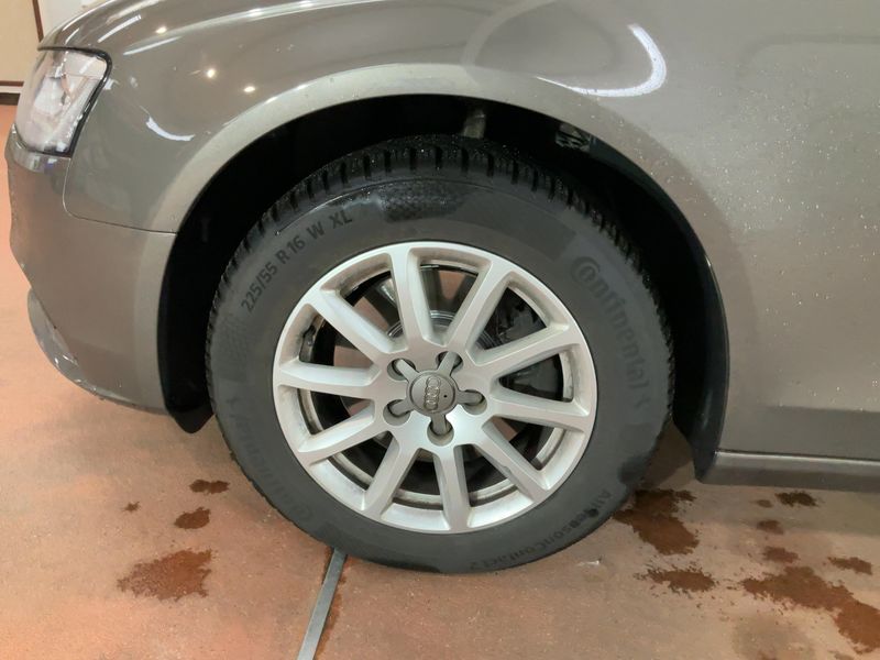 Audi A4 2.0 TDI quattro Attraction 2014 – снимка 16