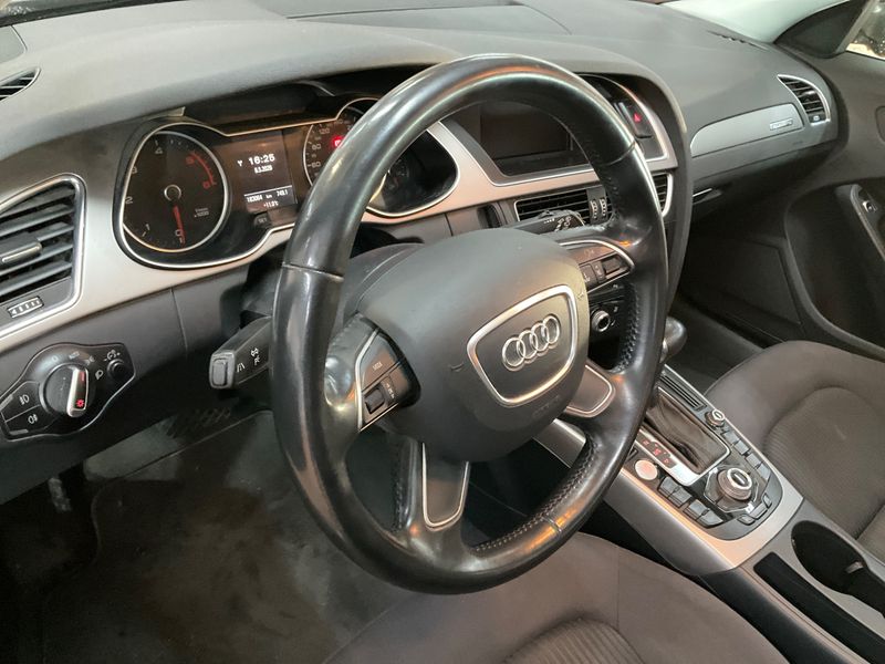 Audi A4 2.0 TDI quattro Attraction 2014 – снимка 23